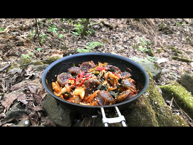 A Walk In The Woods : Trangia Stove & Excalibur 19 Flypan, Stie Fried Sundae