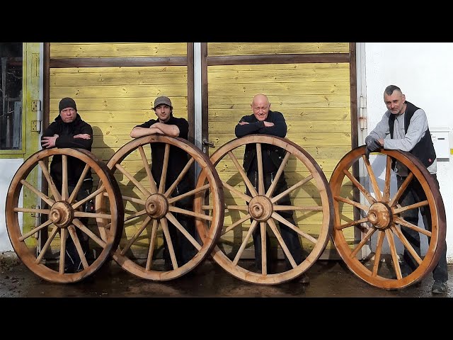 HandwerksKUNST: Bau von vier Holzspeichenrädern an einer historischen Radmaschine von 1905