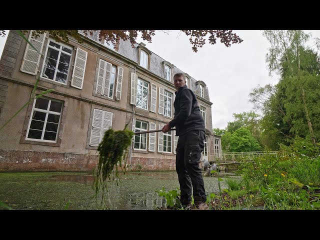 A Solution To The Chateau Moat Problem?  - Chateau Life 🏰 EP 367