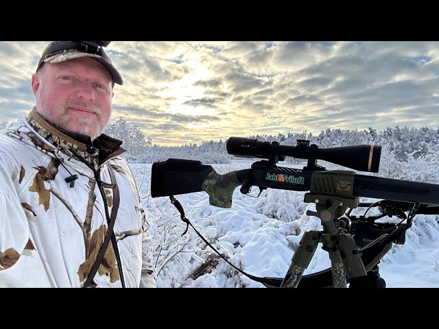 Winter hunting for big game with Kristoffer Clausen. Global Adventure S.1 Episode 7.