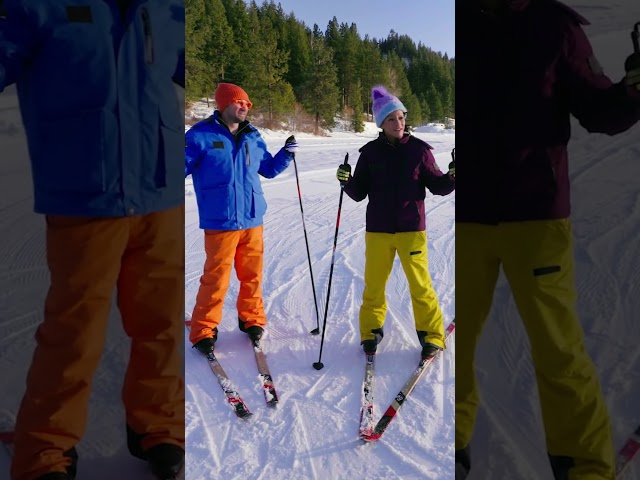 Blippi & Meekah Jump with Skis! ⛷️ ❄️#shorts #ski #meekah #blippi ❄️