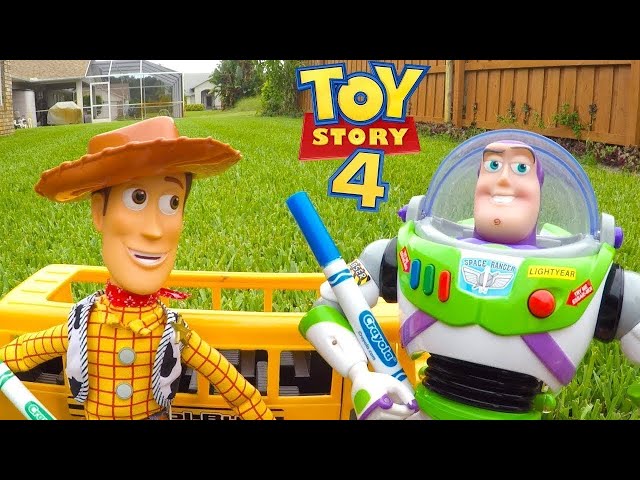 Buzz & Woody's Morning Routine CHALLENGE | Toy Story 4 play with Ellie Sparkles