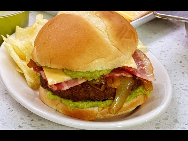 Cooking with Chef Bryan: Bacon Guacamole Burgers