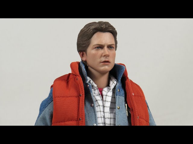 Hot Toys MMS573 Marty McFly and Einstein