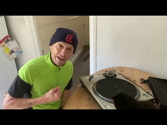 REAL DJ'S USE VINYL OR DO THEY LET'S FIND OUT!