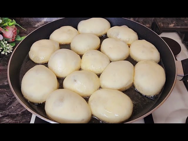 Throw the dough into the boiling oil! They will disappear in 1 minute! Simple ingredients!