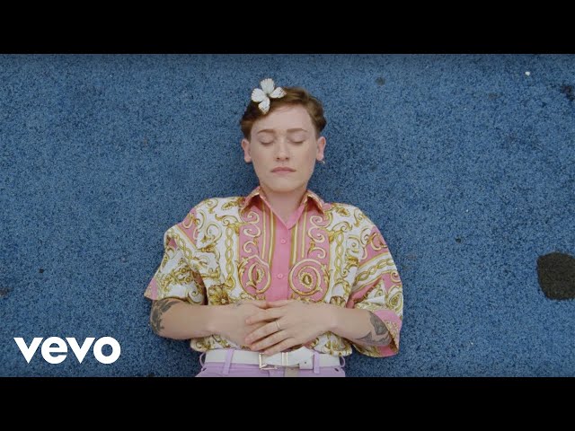 SOAK - Everybody Loves You (Official Video)