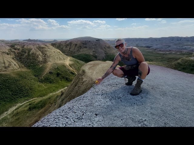 Let’s go to the Badlands! | Bus Life