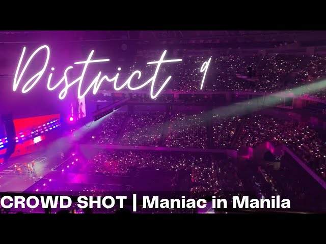 District 9 | Crowd Shot | Maniac in Manila Day 1 @StrayKids