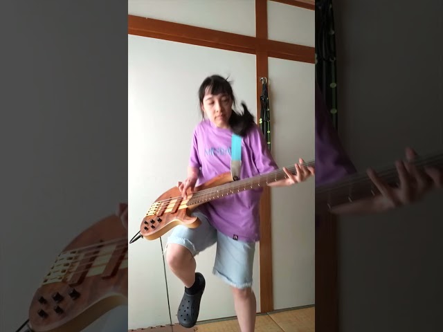 My Litttle Pony - Bass cover he he he Awesome as I Want to Be