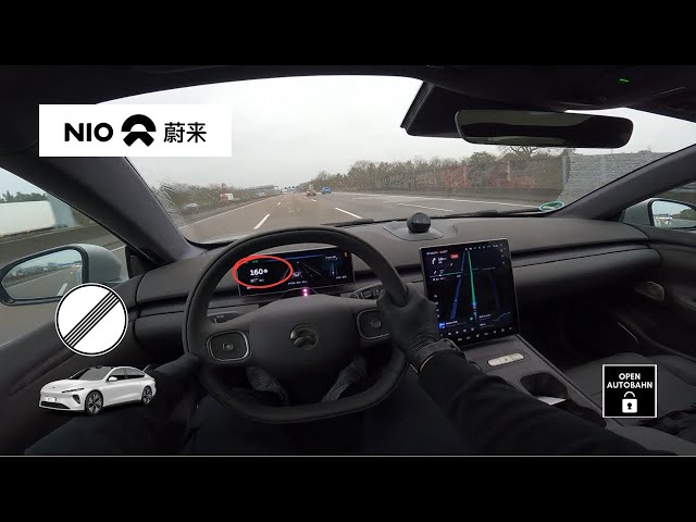 NIO ET7 (2022) | On a Level with BMW i7? -  Rainy Autobahn Drive