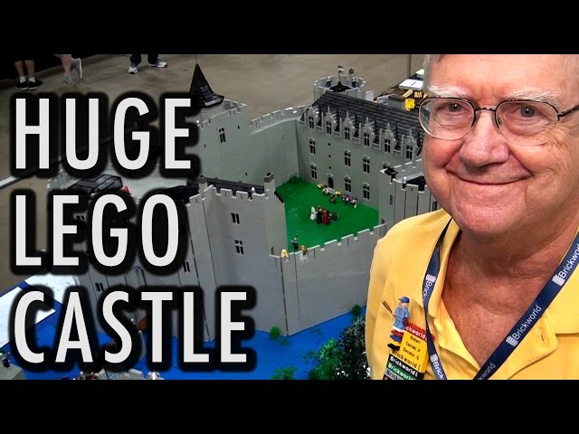 Giant LEGO Castle Château de Ranrouët | Brickworld Chicago 2016