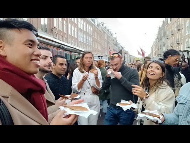I surprised these tourists by speaking a bunch of languages