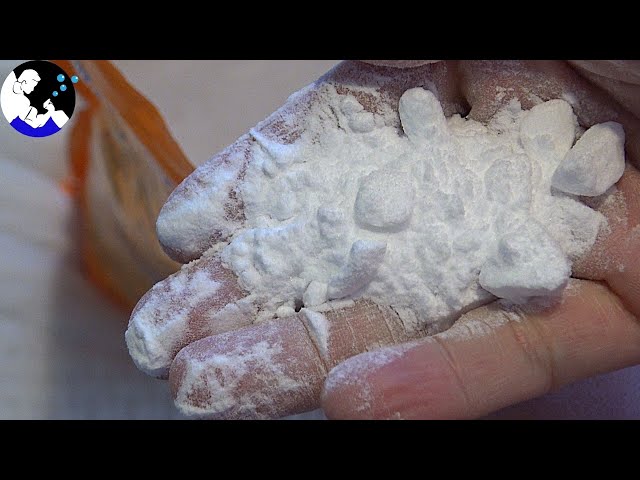Pour Baking Soda On Your Bed & See What Happens!!
