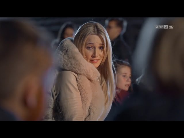 Melissa Naschenweng - Manchmal brauch ich's still (ORF, Bergweihnacht 22.12.2021)