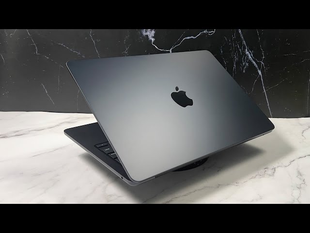 M2 MacBook Air in Midnight: Unboxing