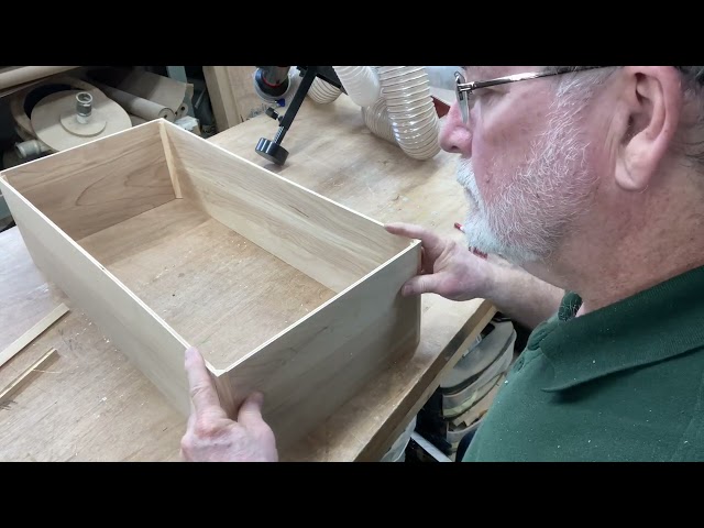 BEGINNER SERIES: Strong Lightweight Box (Yet another way to build a box)