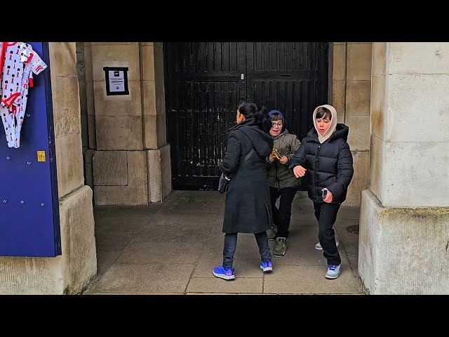 ITALIAN KIDS MAKE A MISTAKE and THIS happens - I talk to their parents at Horse Guards!
