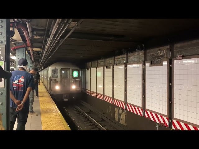 MTA New York City Subway: R62A (6) train at 125 St