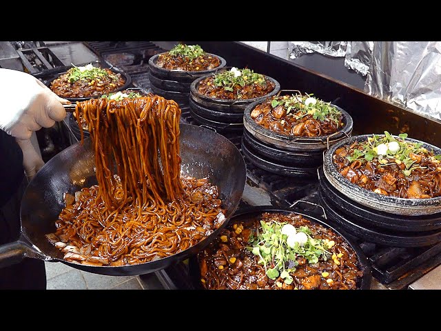 돌짜장 Amazing Seafood Black Bean Noodles on 250℃ (482℉) Hot Stone Plate - Korean street food