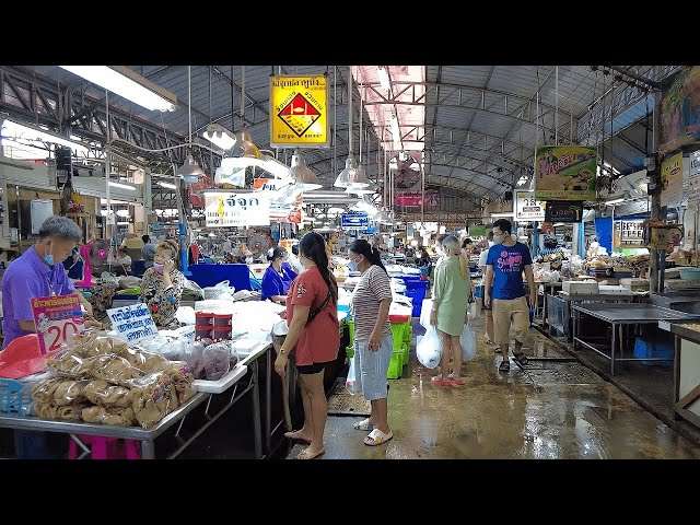 [4K] Walking around Mae Klong Fresh Market in Samut Songkhram 🇹🇭 Thailand 2022