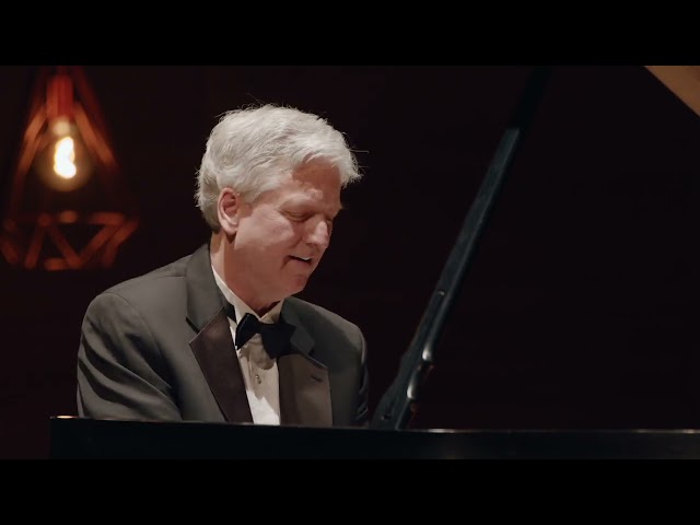 Pianist Brian Ganz Dedicates Chopin Performance to the Ukrainian People