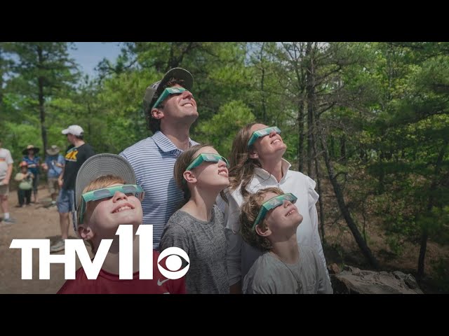 Gov. Sanders and family hike Pinnacle to view solar eclipse