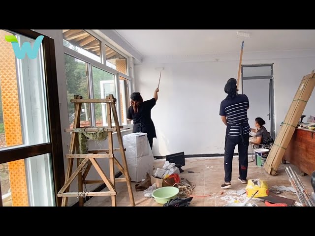 The girl helps her parents renovates the old house and garden in the countryside | WU Vlog ▶ 68