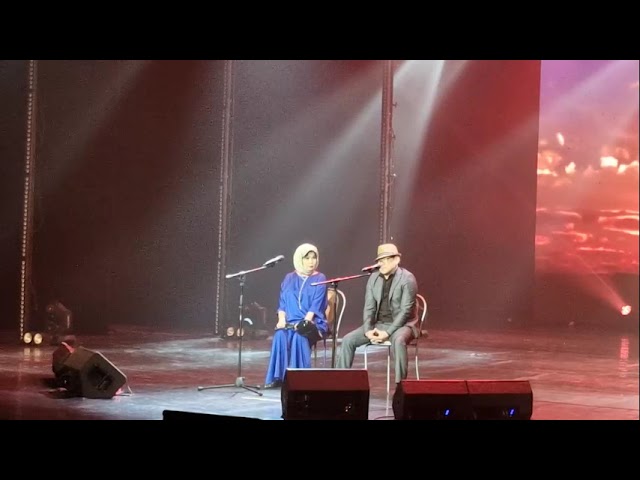 Мария Данилова и Федот Львов выступают на Гала-концерте «КӨР- КҮЛҮҮ, ЫРЫА-ТОЙУК»  на якутском языке