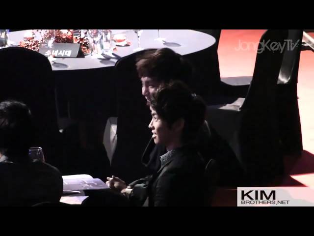 JongKey 종키 Fancam moment # 21 - "Jonghyun doesn't approve"