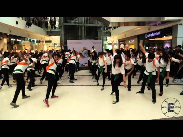 Breaking Free at Oberoi Mall, Mumbai (Flash mob at Oberoi Mall on Independence Day)
