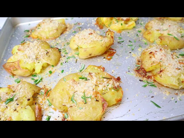 The Tastiest CRISPY roast potatoes I've ever had! BEST Garlic-butter Smashed potato | Buttery POTATO