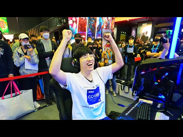 Player Kimblue is happy after he won every challenger in『G-star 1 on 1 Intel competition』