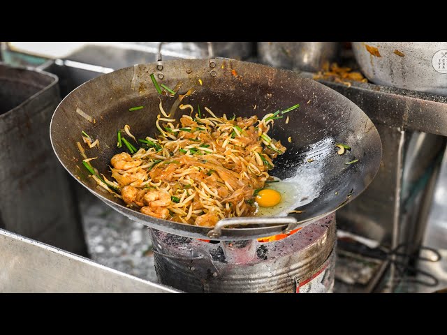 MICHELIN STAR Char Kway Teow in Penang - Penang Street Food