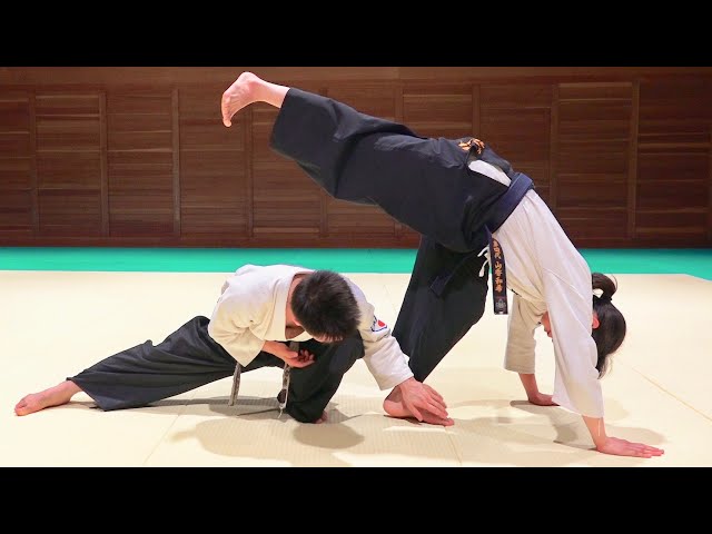 Incredible! Dodge technique in Taido, With English subtitles