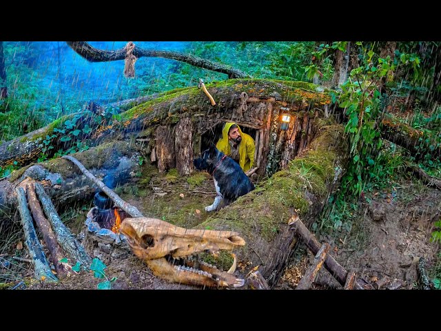 Caught in a Storm, THUNDER - Building Bushcraft SURVIVAL Shelter - Wilderness Camping in Heavy RAIN