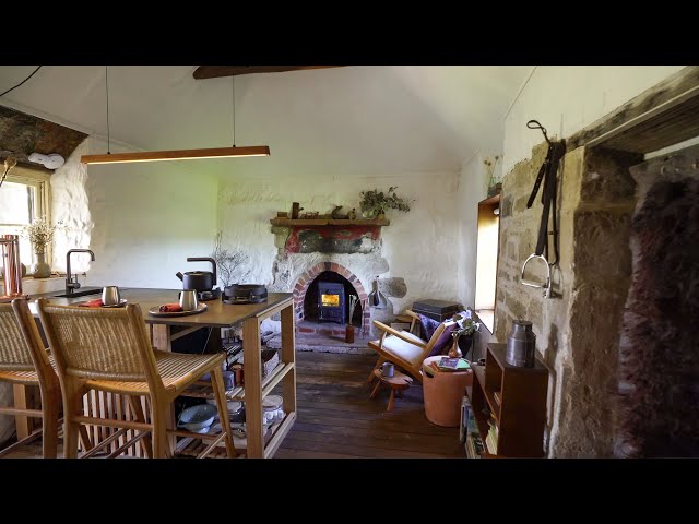 Restored Tiny House Cottage Has Very Liveable Floor Plan | Shepherds Story Ross, Tasmania