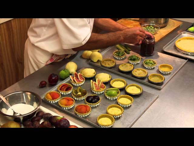 Learn to make French FRUIT TARTS with VIDEO 4 FRUIT TARTS