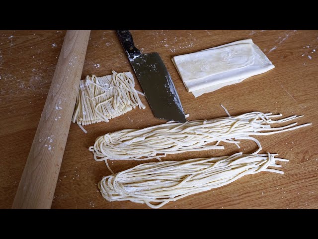 Homemade Chinese Noodles Without Pasta Maker- Technique for Spreading & Cutting the Dough by Hand手擀面