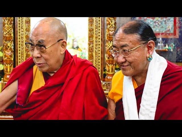 Kyabgon Sakya Gongma Trichen rinpoche got emotional during Long life prayer to H.H. The Dalai Lama