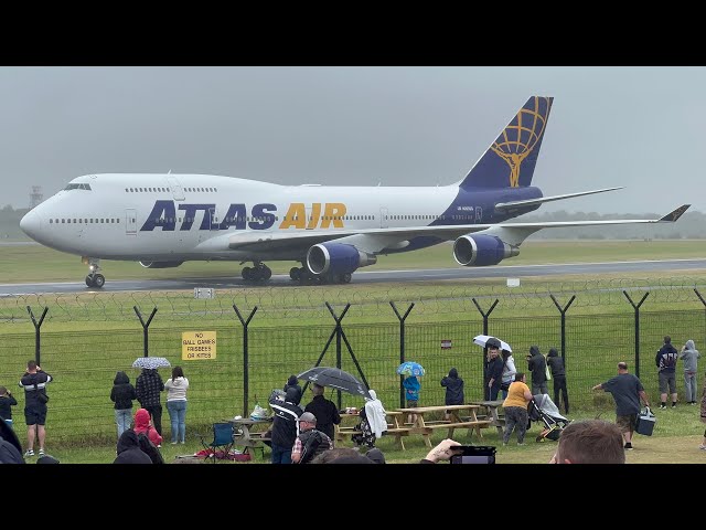 Atlas Air Boeing B747-481, Reg N263SG Arrival in to Manchester with MAN UTD Football Team onboard