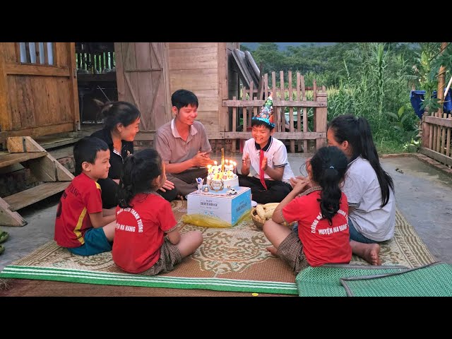 Happy moments together : Work continuously to earn money, be happy on BINH's birthday