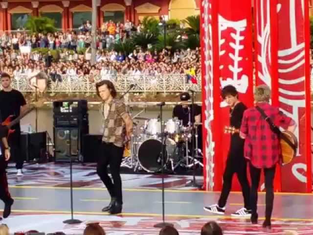20141117 One Direction Concert on the Today Show @ Universal Orlando Part 2