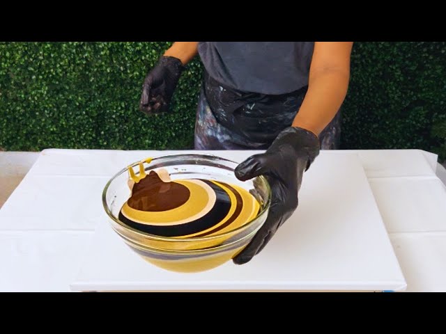 Create A Beautiful Painting With Fluid Acrylic Pouring   Great for Beginners
