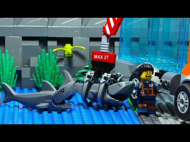 Lego City Shark Transport Truck Crash