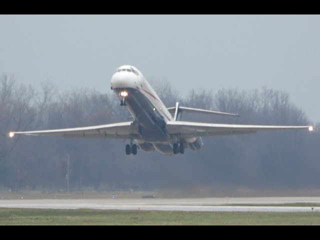 USA Jet MD83 take off, YIP