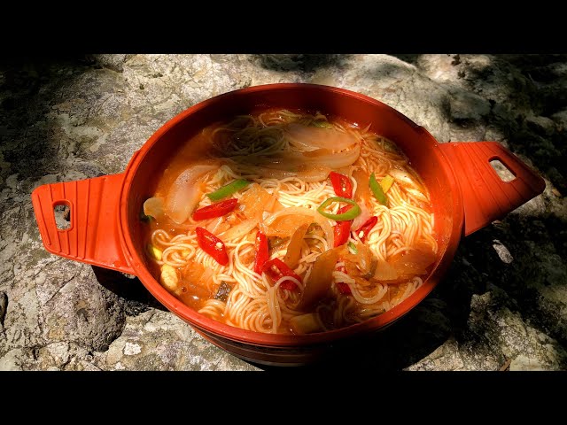 A Walk In The Woods : SOTO G-Stove & SEATOSUMMIT X-pot, Kimchi Noodles