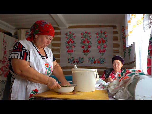 THE VILLAGE LIFE IN TATARSTAN. Making pumpkin belesh - Tatar pie. LIFE in Russian contryside. ASMR