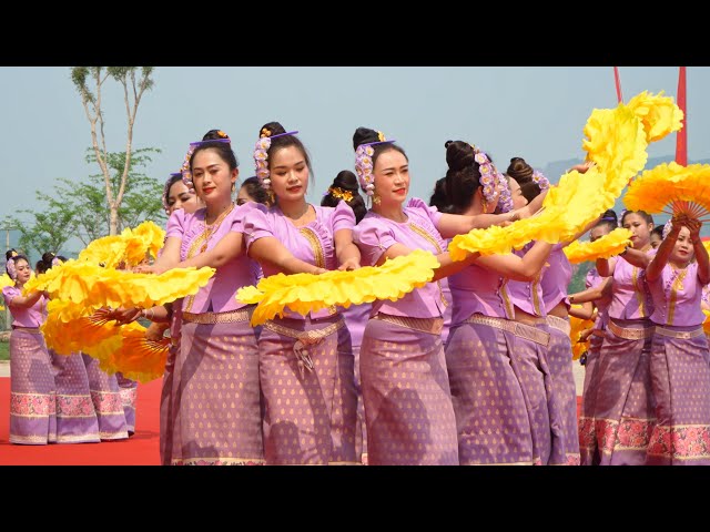 Menghan Town Dai Calendar 1386 New Year Festival Performance, Xishuangbanna, Yunnan, China