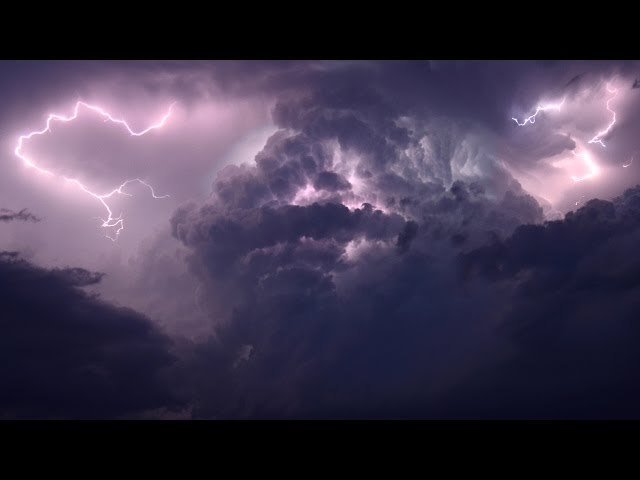 MIND BLOWING LIGHTNING - Electric Brain Storm (time lapse)